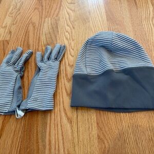 lululemon athletica Gray Striped Hat and Gloves Set